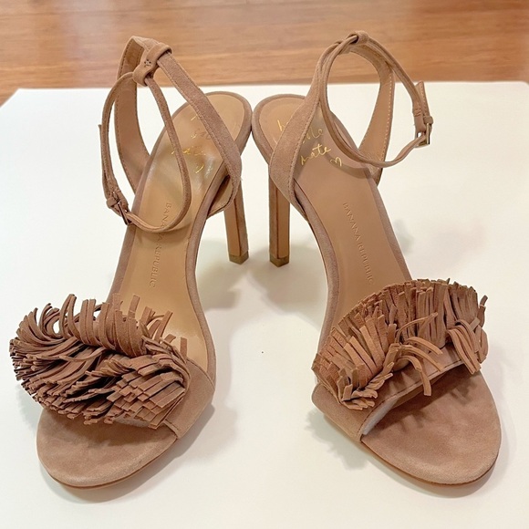 Banana Republic brown tan suede leather "Honey" fringe pumps sandals. Women 8.5 - Picture 11 of 14